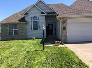 6311 Oak Ridge Ct, Saint Joseph, MO 64504