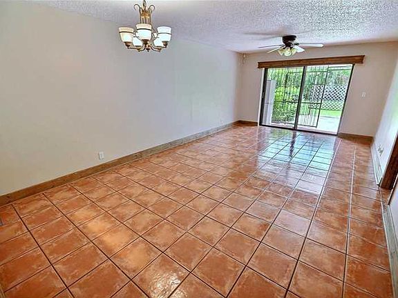 2nd image of 10 N Valencia Dr #2-33