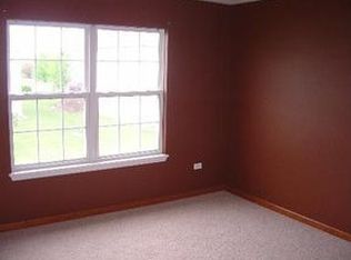 739 Eagle Brook Ln, Naperville, IL 60565