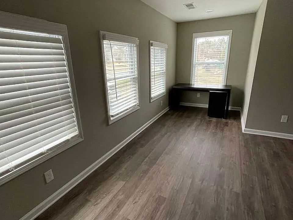 1st image of 122 Colemans Bluff Dr