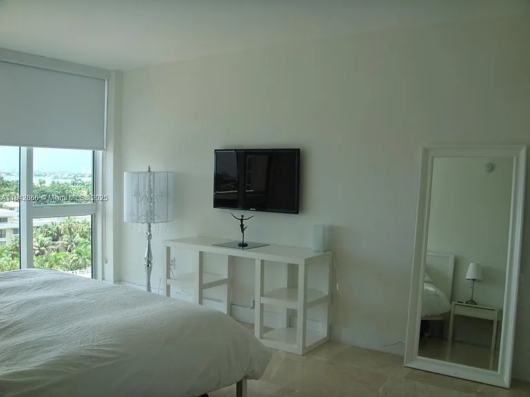 10275 Collins Ave #630 — Photo 11
