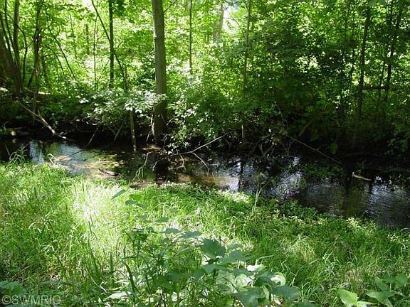 3rd image of 66991 Winding River Rd
