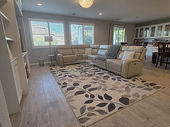 2nd image of 490 Daffodil Dr