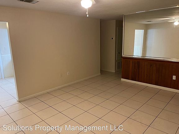3rd image of 3728 S Sherwood Cir