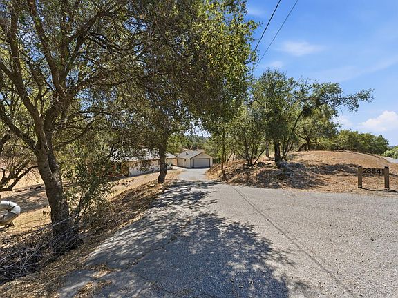 2nd image of 28841 Yosemite Springs Pkwy