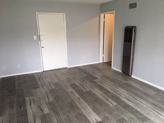 5th image of 14025 Moorpark St APT 5