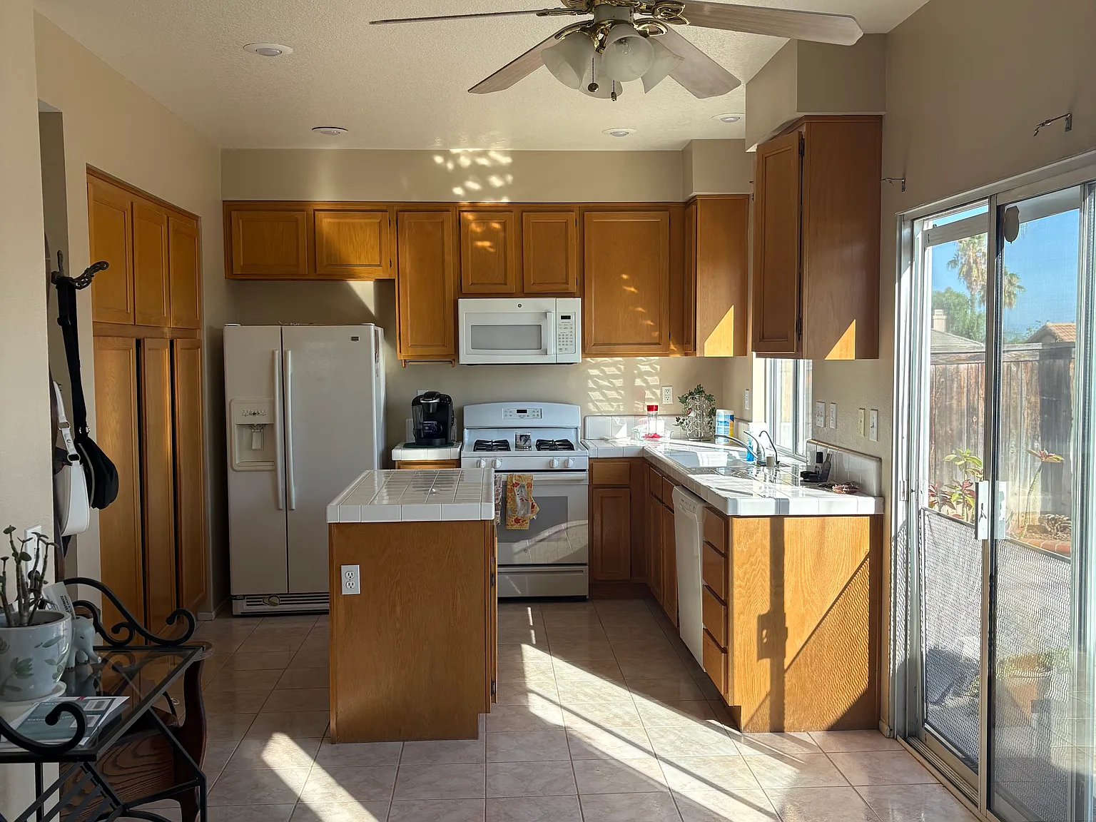 3 bed, 2.5 bath, 1797 sqft, $3,450 — Photo 4