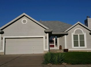 7376 N 85th St, Omaha, NE 68122