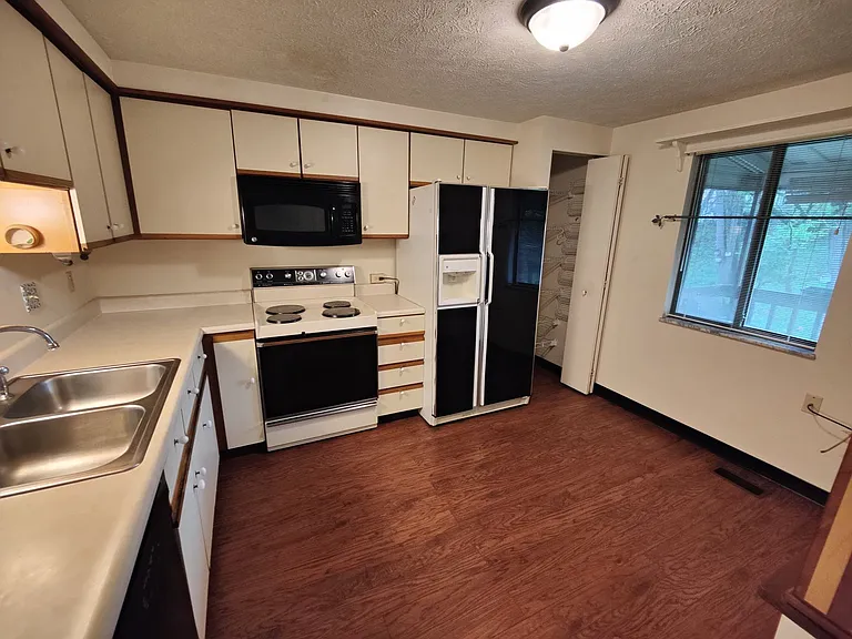 102 Sonnybrook Ct — Photo 11