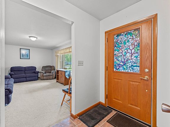 5th image of 529 Babb Ave