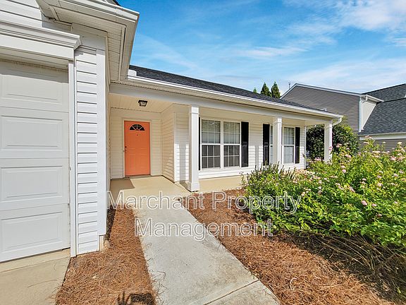 4th image of 11 Brunner Ct