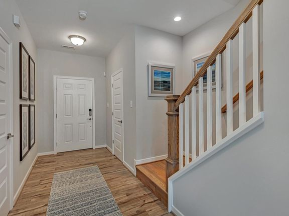 03-Foyer Large