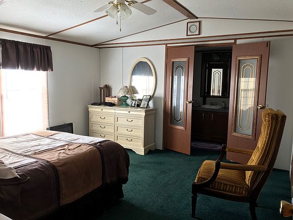 Master Suite w/ Bathroom