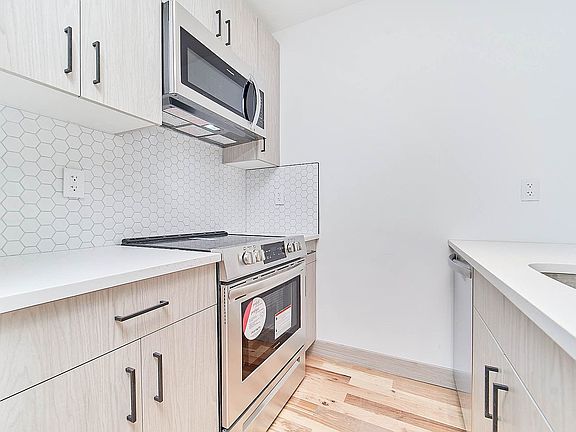 3rd image of 685 5th Ave #3R