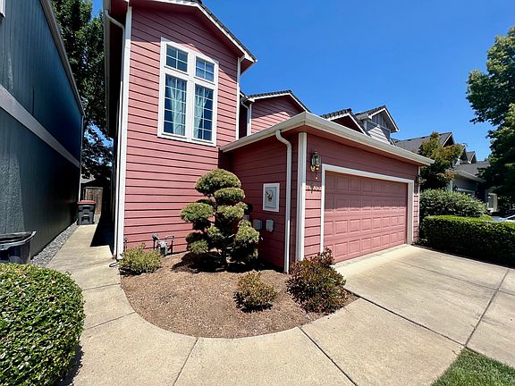 3rd image of 2635 Parkwood Village Ln
