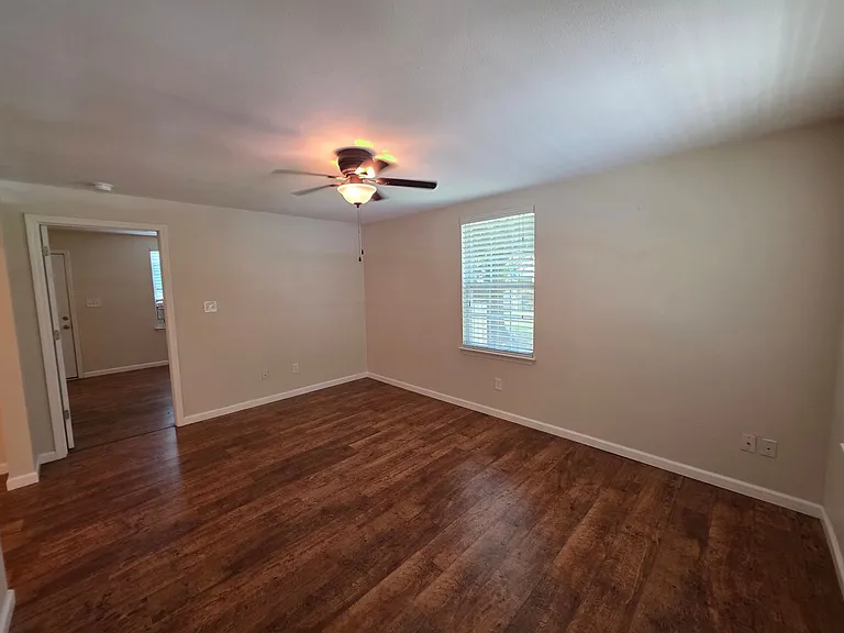 5142 Regalo Dr — Photo 4