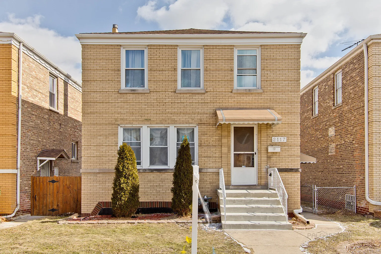 2117 Maple Ave photo 1