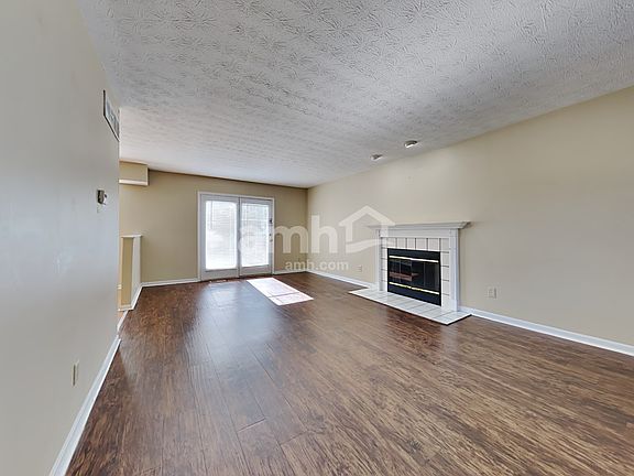 3rd image of 1595 Tollgate Ct