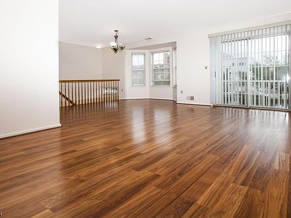 4th image of 50 Pine St #C500l-5012
