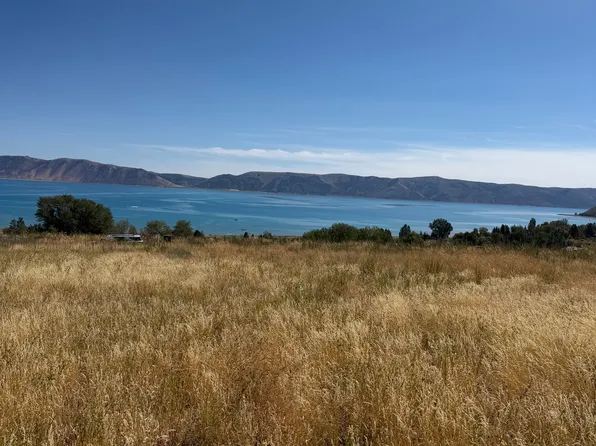 261 W Moonlight Dr, Garden City, UT 84028