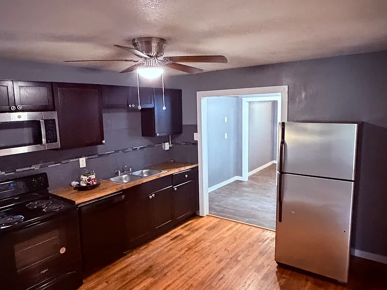 311 Glamis Ave #I — Photo 4