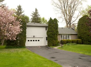 127 Maywood Dr, Rochester, NY 14618