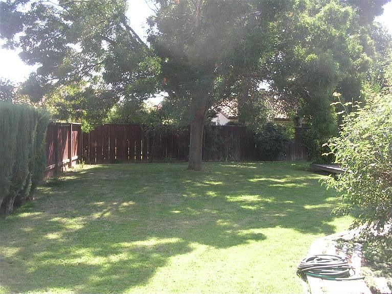 2nd image of 1005 Pinewood Ct