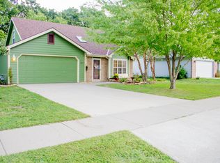 902 N Michigan St, Lawrence, KS 66044