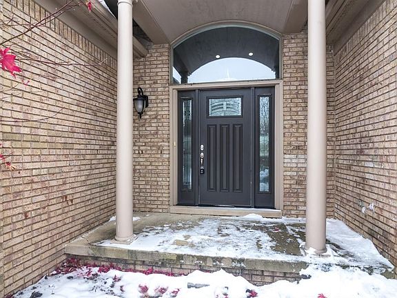 3rd image of 1733 Monterey Ct