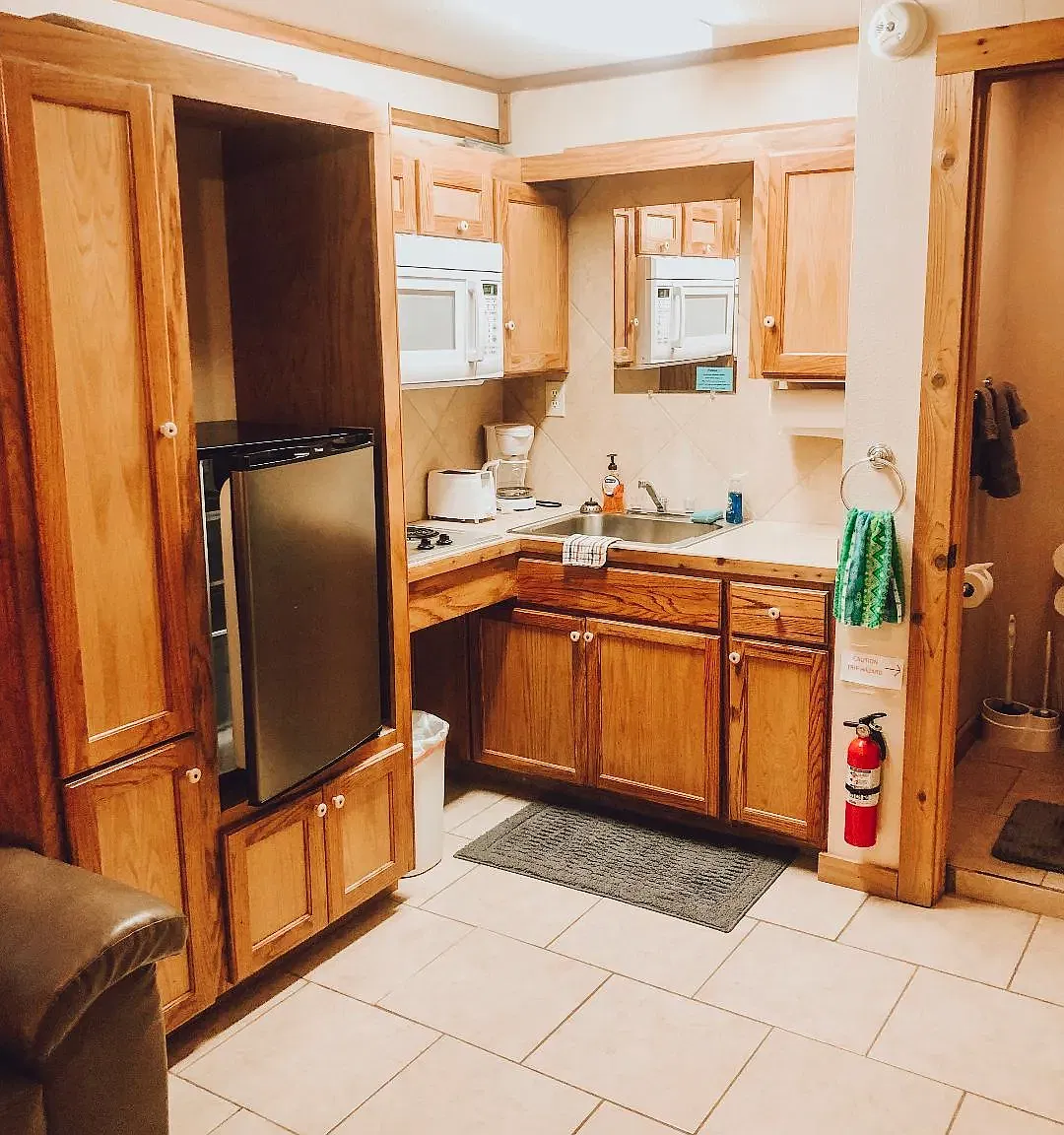 Studio, 400 sqft, $775 — Photo 2