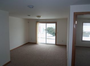 612 N Main St, Fall River, WI 53932