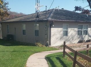 20800 262nd St, Delhi, IA 52223