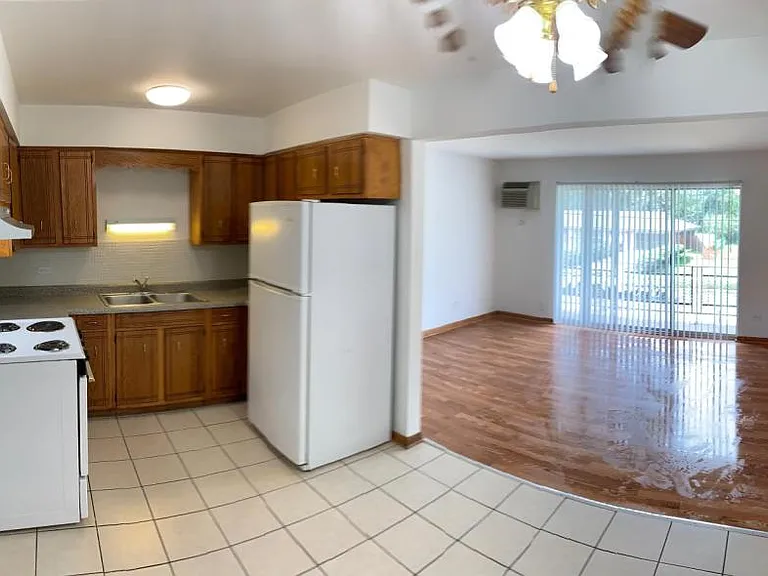 11945 S Hamlin Ave #2B — Photo 5