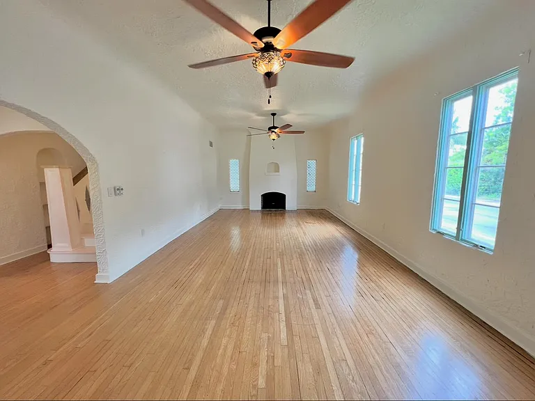 302 Fordham Dr — Photo 7