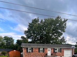 57 Plum St, Stanton, KY 40380