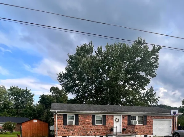 57 Plum St, Stanton, KY 40380