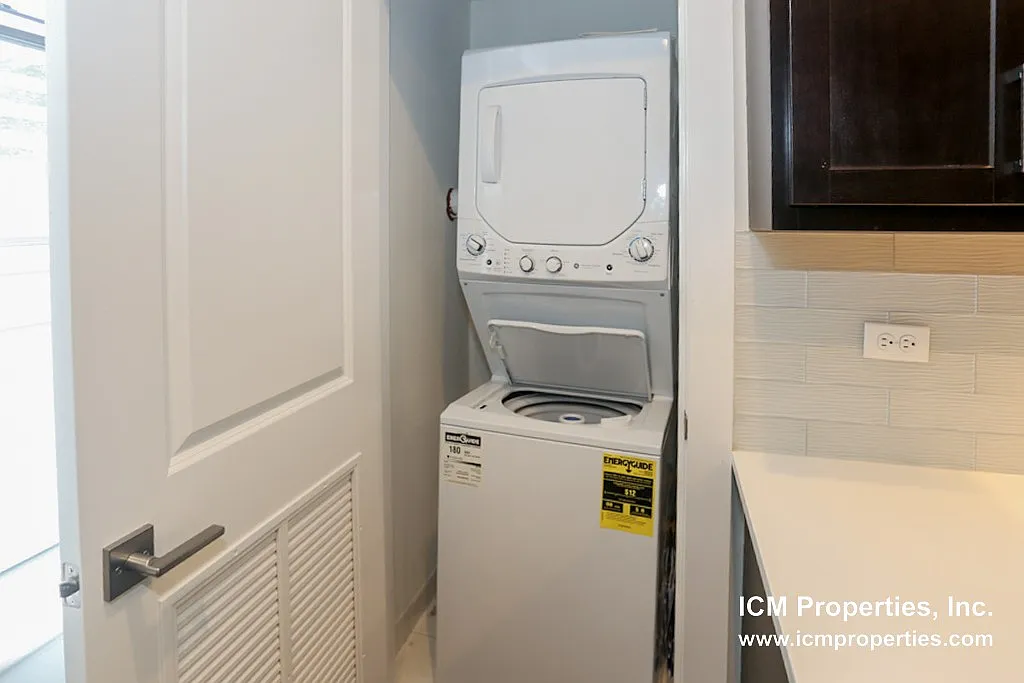 3 bed, 1.5 bath, 1370 sqft, $2,950 — Photo 4