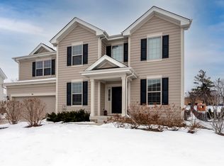 3471 Gallant Fox Dr, Elgin, IL 60124