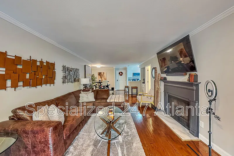 2 bed, 2.0 bath, 1249 sqft, $1,949 — Photo 1