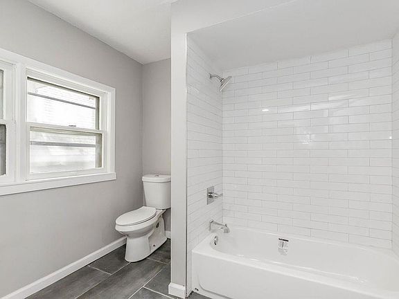 4th image of 110 Brooklyn Ave #1