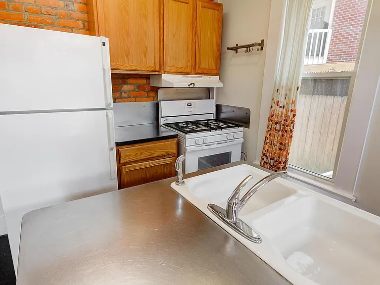 351 W 3rd Ave — Photo 19