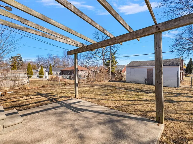 10500 Somerset Ave — Photo 43
