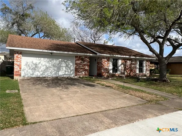 310 Monterrey Dr, Victoria, TX 77904