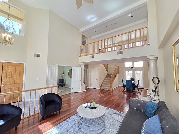 5th image of 2850 Montair Way