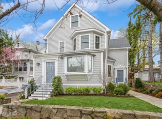 347 Delavan Ave, Greenwich, CT 06830