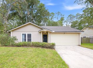 8136 Honeysuckle Ln, Jacksonville, FL 32244