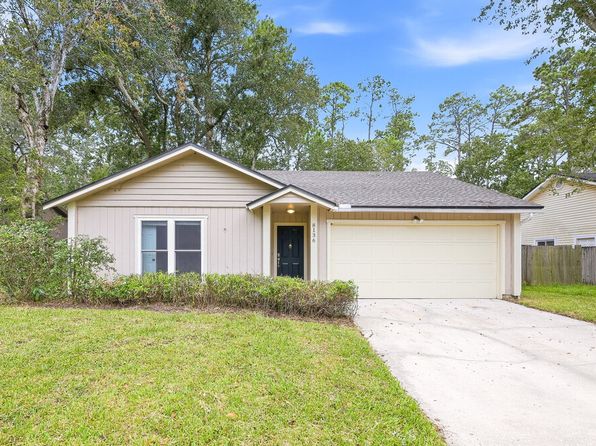 8136 Honeysuckle Ln