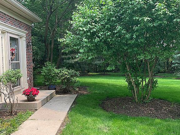 3rd image of 873 N Shady Oaks Dr