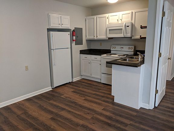 2nd image of 4543 Urquhart St APT A