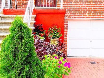 1048 E 219th St, Bronx, NY, 10469